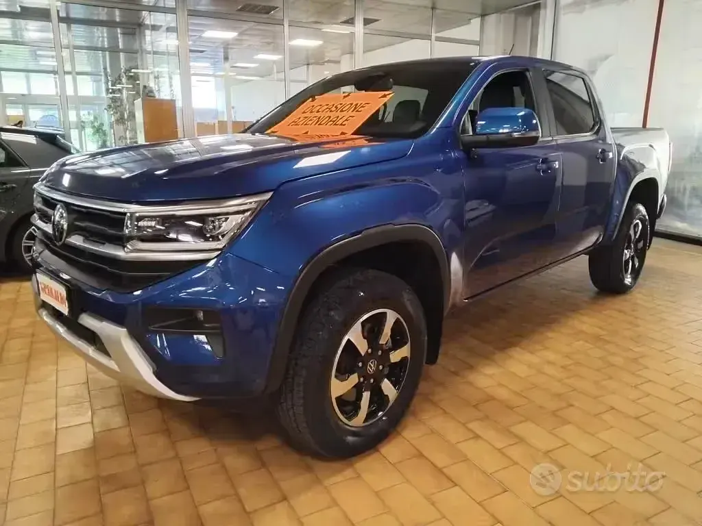 Usata VW Amarok Style 205 CV (150 kW) 2024 Bright blue / metallizzato Pick-up