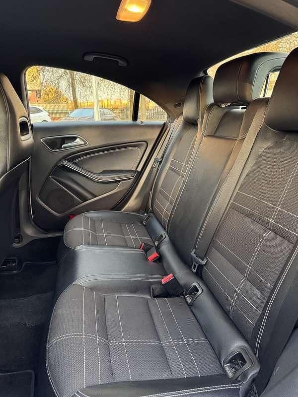 Usata Mercedes CLA200 136 CV (100 kW) 2015 Berlina