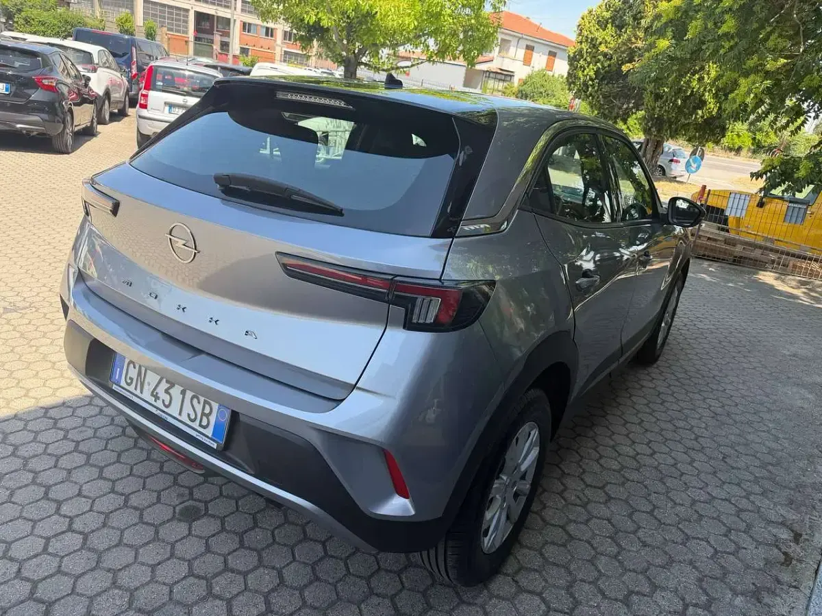 Usata Opel Mokka Elegance 101 CV (74 kW) 2023 Argento SUV