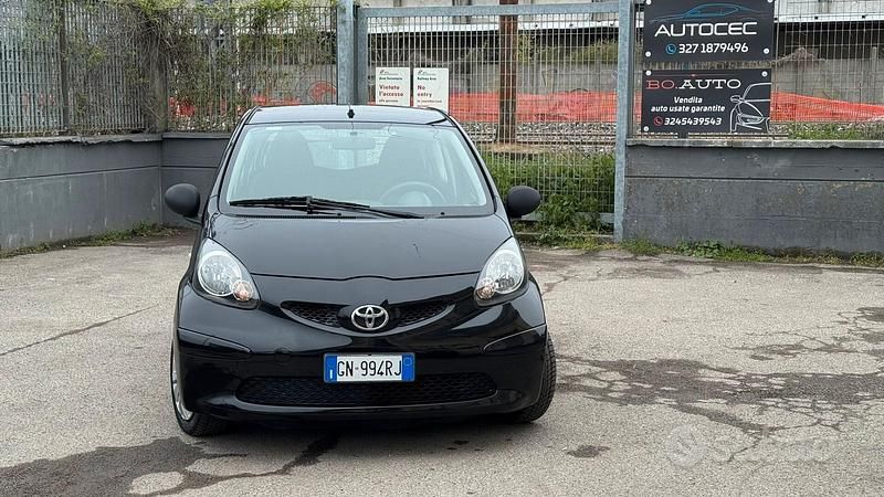 Usata Toyota Aygo Sol 67 CV (49 kW) 2007 Nero Utilitaria