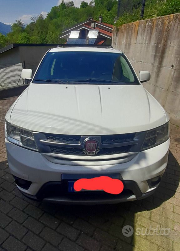 Bianco Usata 2012 Fiat Freemont Lounge SUV | 8500 € (Cara) - Immagine 1/4