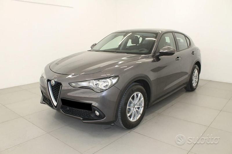 Arancione Usata 2018 Alfa Romeo Stelvio Business SUV | 18.900 € (Buon prezzo) - Immagine 1/4
