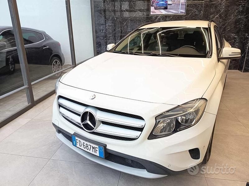 Usata Mercedes GLA200 Premium 136 CV (100 kW) 2016 Bianco SUV