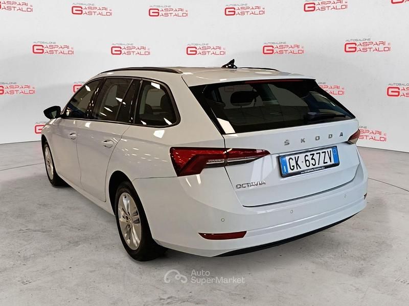 Usata Skoda Octavia Executive 116 CV (85 kW) 2022 Bianco Station wagon