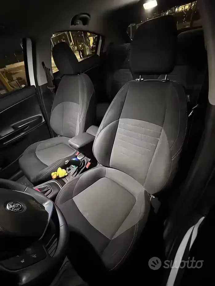 Usata Alfa Romeo Giulietta 120 CV (88 kW) 2018 Bianco Utilitaria