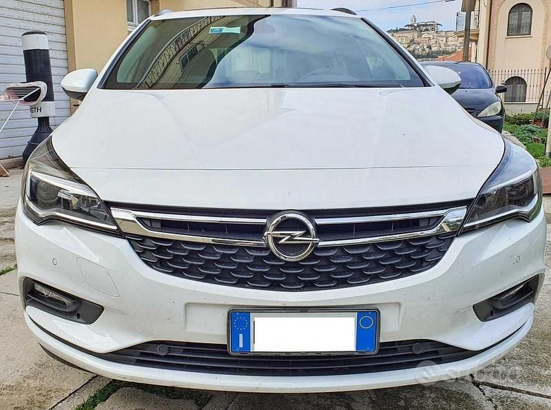 Usata Opel Astra Business 110 CV (80 kW) 2017 Bianco Station wagon