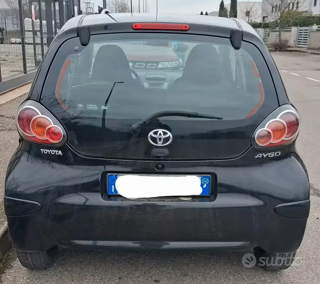 Usata Toyota Aygo Connect Style 68 CV (50 kW) 2013 Utilitaria