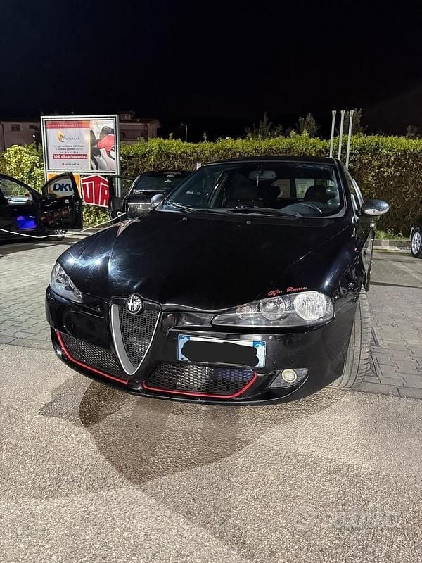 Usata Alfa Romeo 147 310 CV (228 kW) 2007 Nero Utilitaria