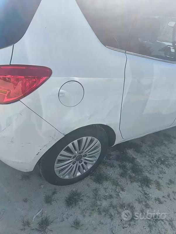 Usata Opel Meriva 120 CV (88 kW) 2014 Bianco Monovolume