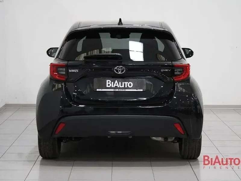 Usata Toyota Yaris Hybrid Trend 115 CV (84 kW) 2025 Nero Berlina
