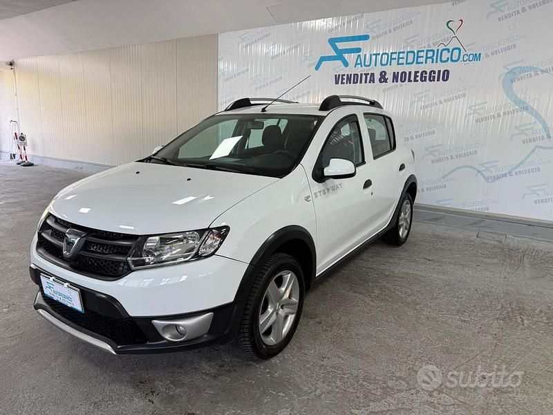 Usata Dacia Sandero Prestige 90 CV (66 kW) 2014 Bianco Berlina