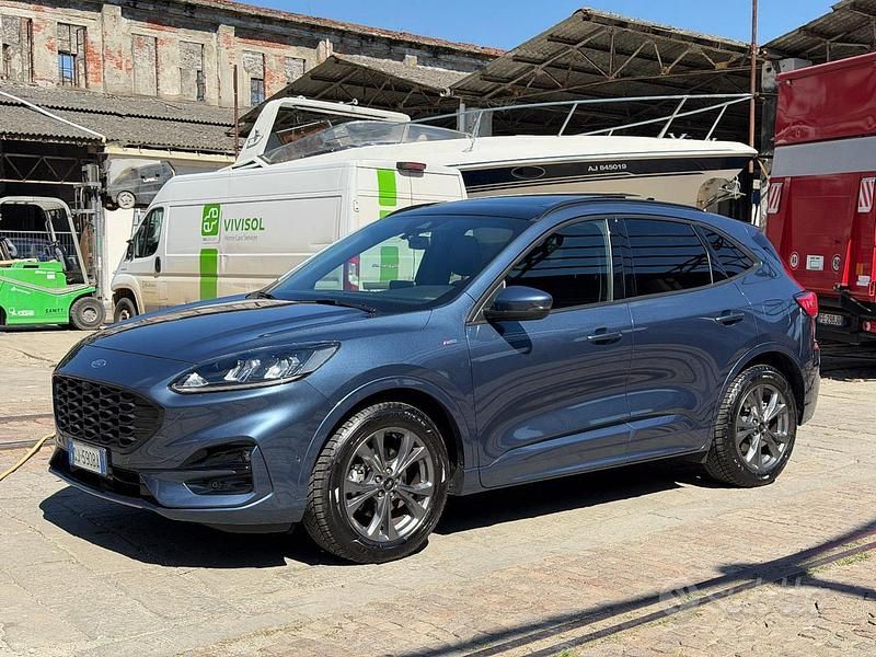 Usata Ford Kuga ST-Line 190 CV (139 kW) 2022 Blu SUV
