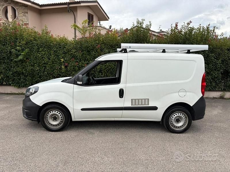 Usata Fiat Doblò S 105 CV (77 kW) 2020 Bianco Monovolume