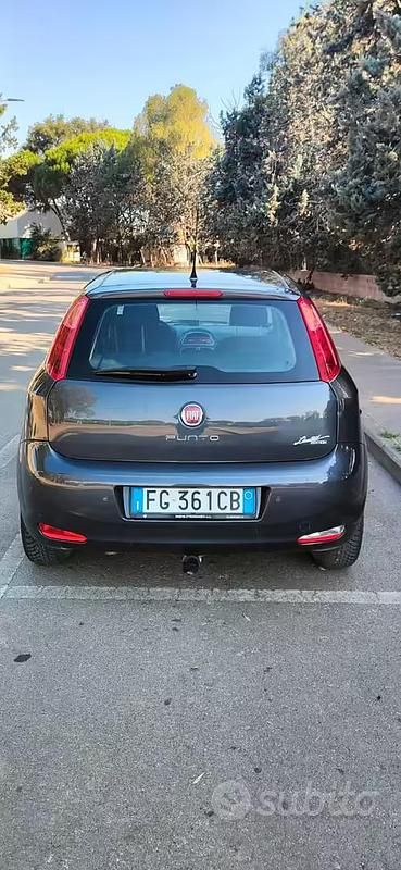 Usata Fiat Grande Punto 69 CV (50 kW) 2016 Nero Utilitaria