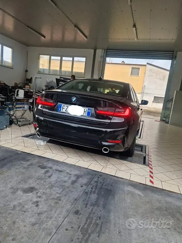 Usata BMW 320 Sport Line 190 CV (139 kW) 2019 Nero Berlina