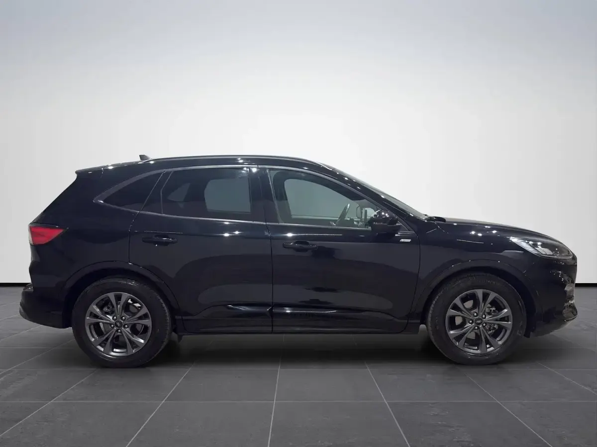 Usata Ford Kuga ST-Line 152 CV (111 kW) 2023 Nero SUV