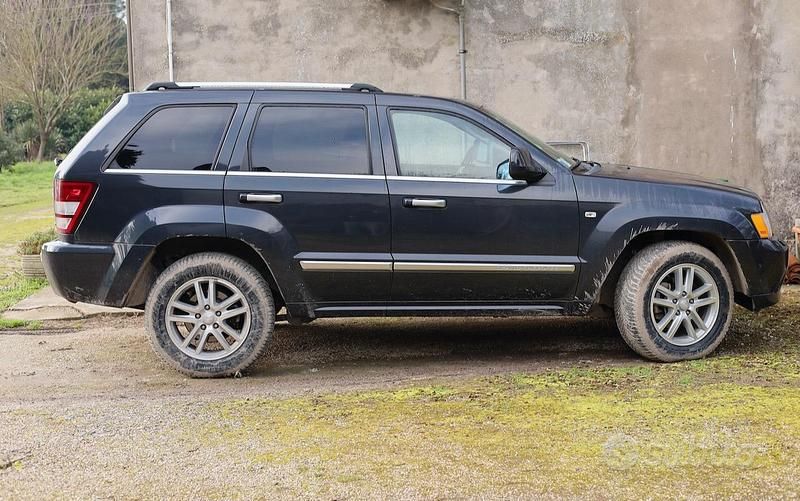 Usata Jeep Grand Cherokee Overland 116 CV (85 kW) 2010 Blu/azzurro SUV