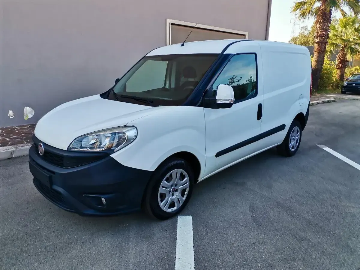Usata Fiat Doblò Easy 104 CV (76 kW) 2017 Bianco Monovolume