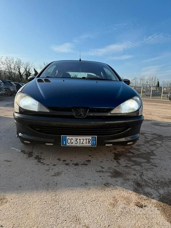 Usata Peugeot 206 68 CV (50 kW) 2004 Grigio Coupé