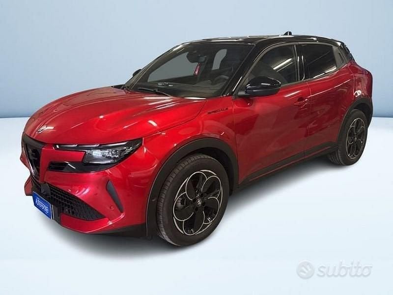 Usata Alfa Romeo Junior Edizione Speciale 114 kW (156 CV) 2024 Rosso metallizzato SUV