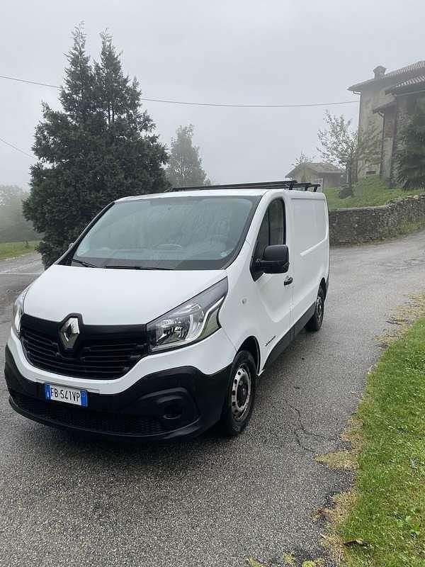Usata Renault Trafic 120 CV (88 kW) 2015 Bianco Monovolume