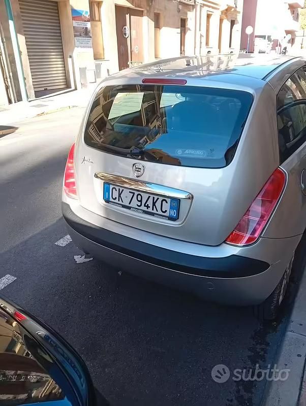 Usata Lancia Ypsilon 69 CV (50 kW) 2005 Grigio Utilitaria