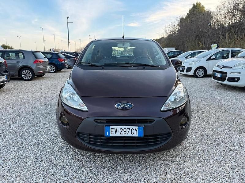Usata Ford Ka 69 CV (50 kW) 2014 Marrone Berlina