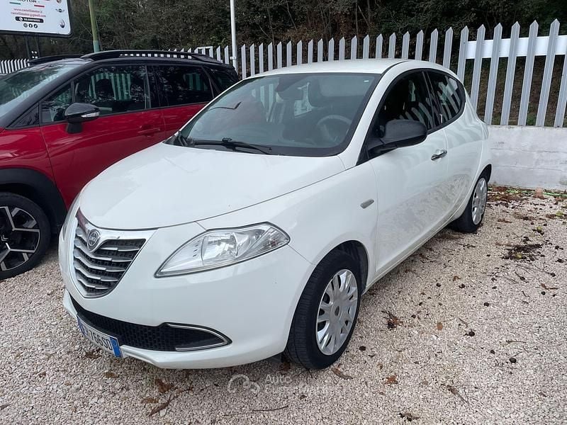 Usata 2013 Lancia Ypsilon Due volumi | 7400 € (Molto cara) - Immagine 1/4