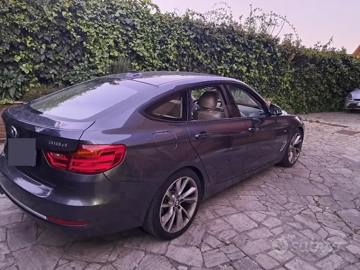 Usata BMW 318 143 CV (105 kW) 2013 Grigio Berlina