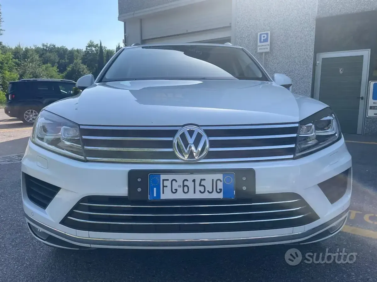 Usata VW Touareg R-line 262 CV (192 kW) 2016 Bianco SUV