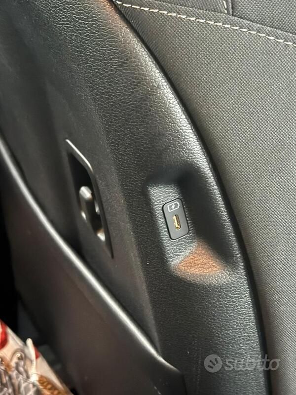 Usata Kia Sportage Style 160 CV (117 kW) 2023 Verde SUV