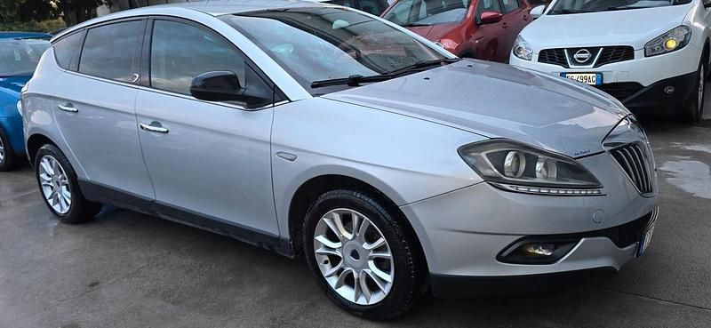 Usata Lancia Delta Silver 119 CV (87 kW) 2013 Argento Utilitaria