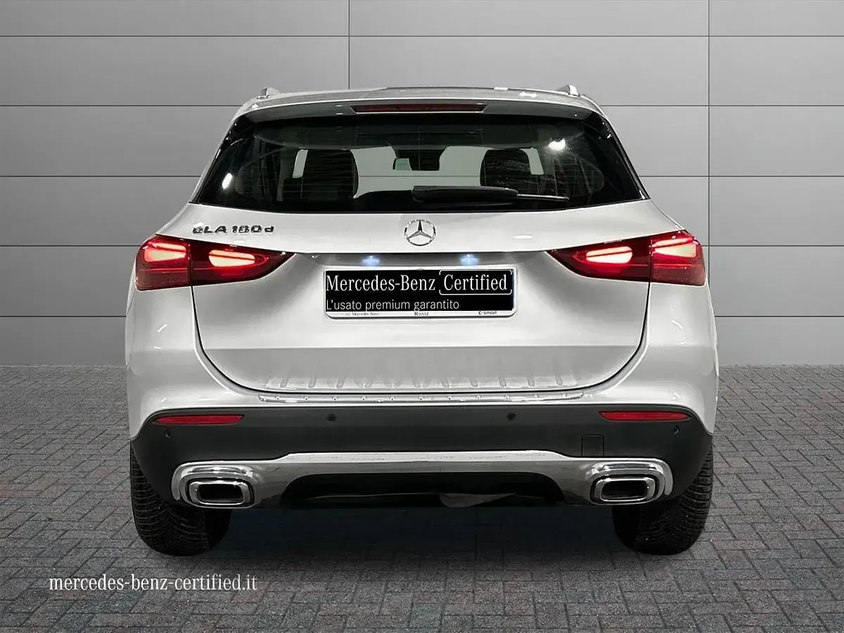 Usata Mercedes GLA180 Advanced 116 CV (85 kW) 2023 Argento metallizzato SUV
