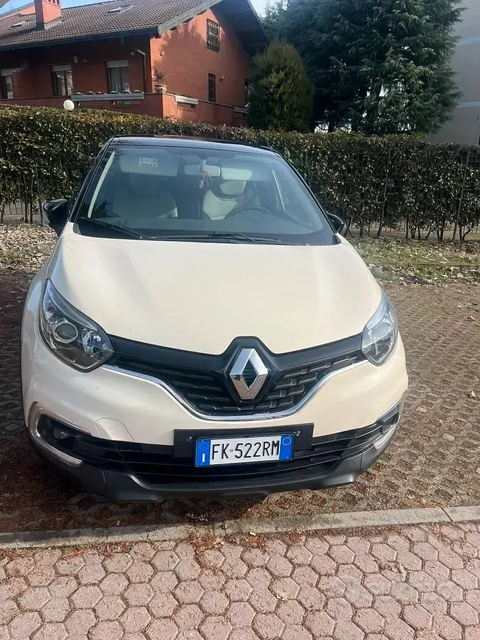 Usata Renault Captur Zen 90 CV (66 kW) 2017 SUV