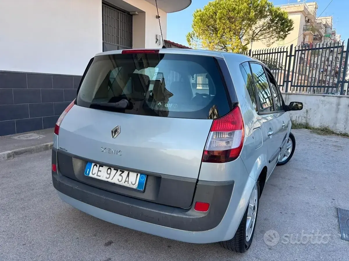 Usata Renault Scénic II Dynamique 112 CV (82 kW) 2003 Grigio Monovolume