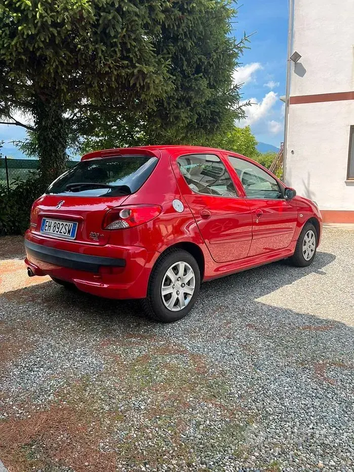 Usata Peugeot 206+ 60 CV (44 kW) 2011 Utilitaria
