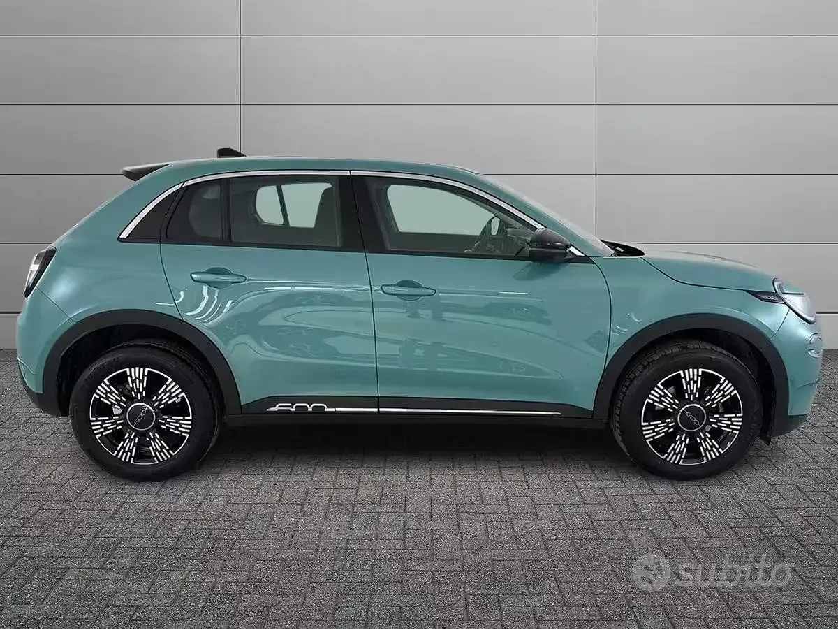 Usata Fiat 600 136 CV (100 kW) 2025 Bluazzurro SUV