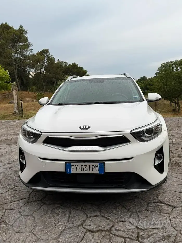Usata Kia Stonic 100 CV (73 kW) 2019 Bianco SUV