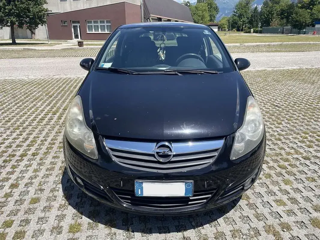 Usata Opel Corsa Sport 90 CV (66 kW) 2009 Utilitaria