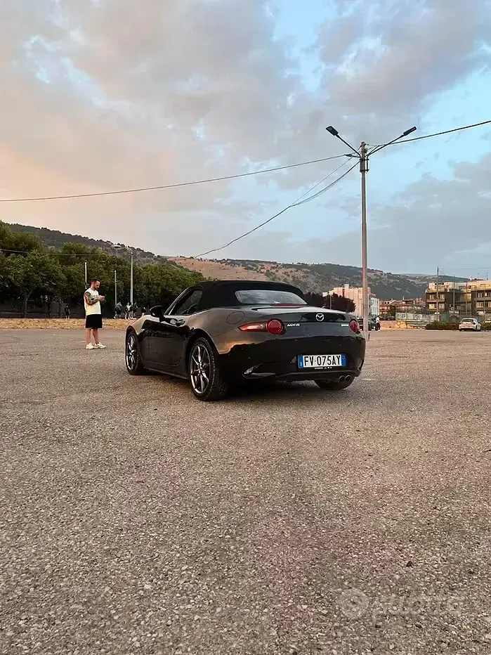 Usata Mazda MX5 Inclusive 184 CV (135 kW) 2019 Nero Cabrio