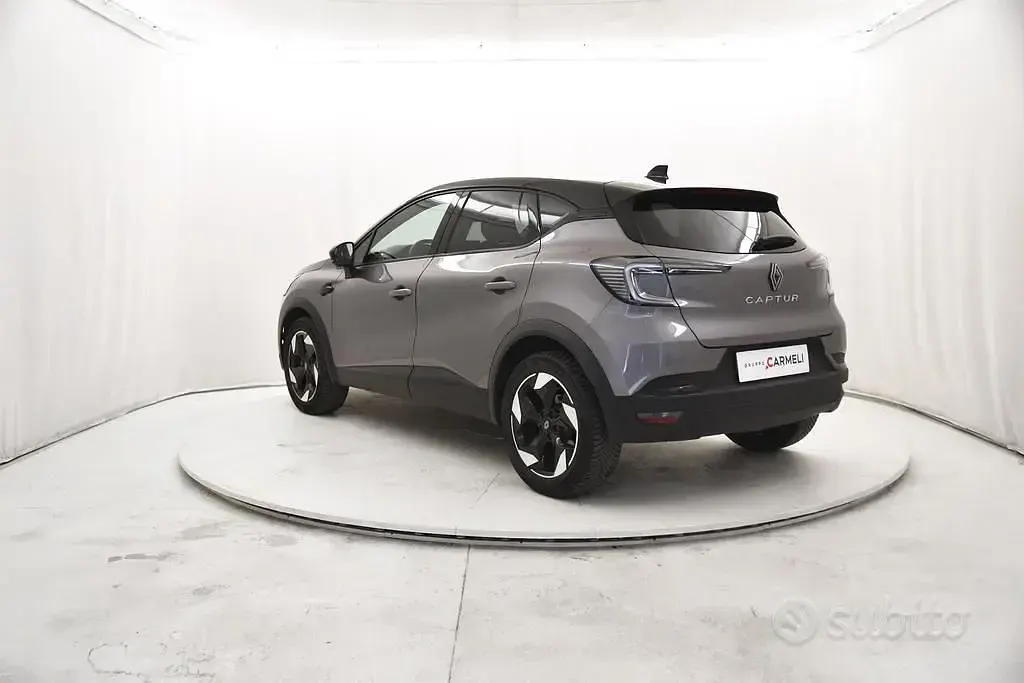 Usata Renault Captur Techno 91 CV (66 kW) 2025 Grigio SUV