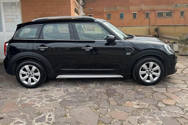 Usata Mini One Countryman 102 CV (75 kW) 2019 Nero SUV