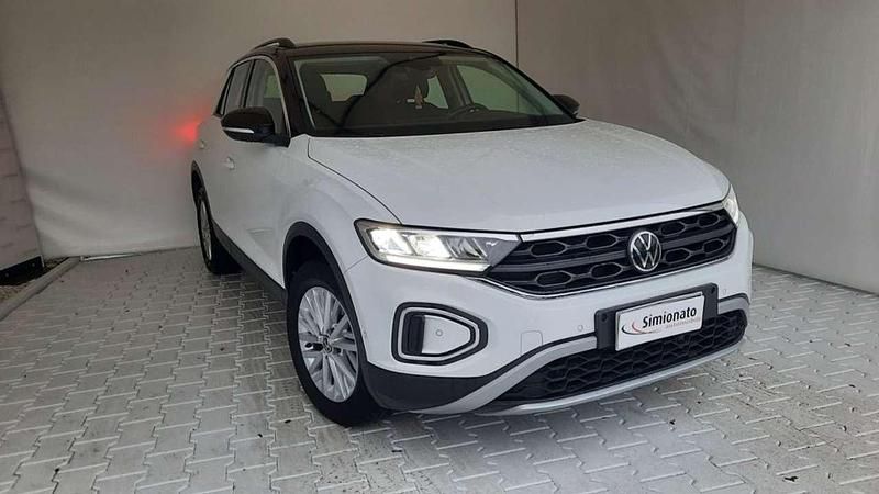 Usata VW T-Roc Life 150 CV (110 kW) 2023 Bianco SUV