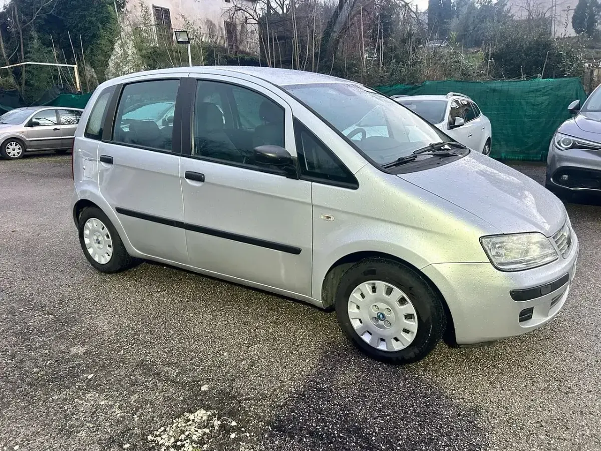 Usata Fiat Idea 69 CV (50 kW) 2008 Grigio Monovolume