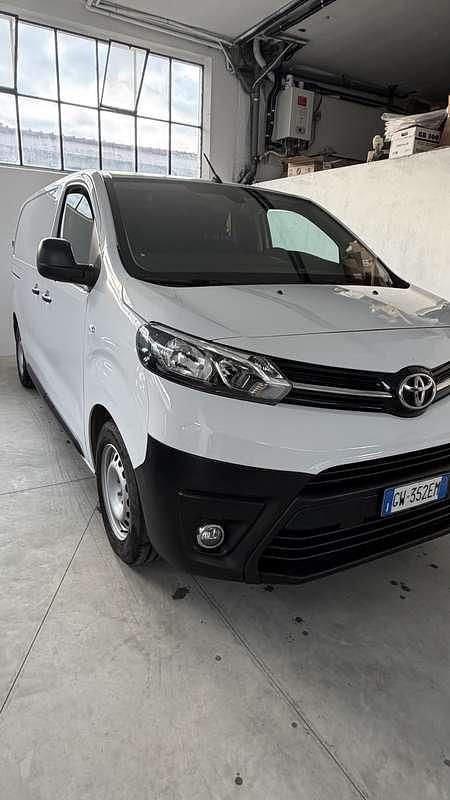 Usata Toyota Proace 120 CV (88 kW) 2024 Bianco Monovolume