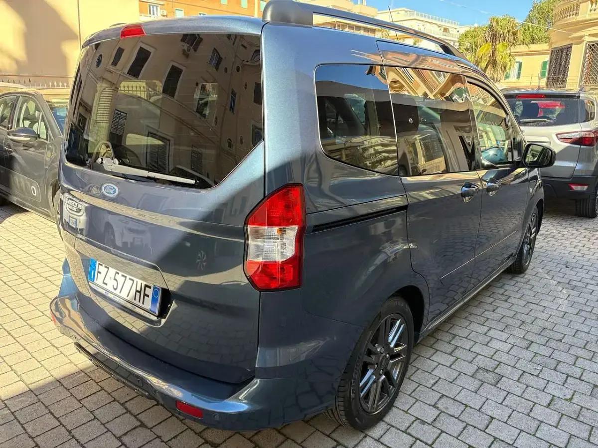 Usata Ford Tourneo Courier Sport 101 CV (74 kW) 2019 Blu/azzurro Monovolume
