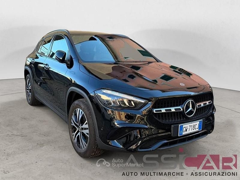 Nero Usata 2024 Mercedes GLA180 Progressive SUV | 33.900 € (Super prezzo) - Immagine 1/4