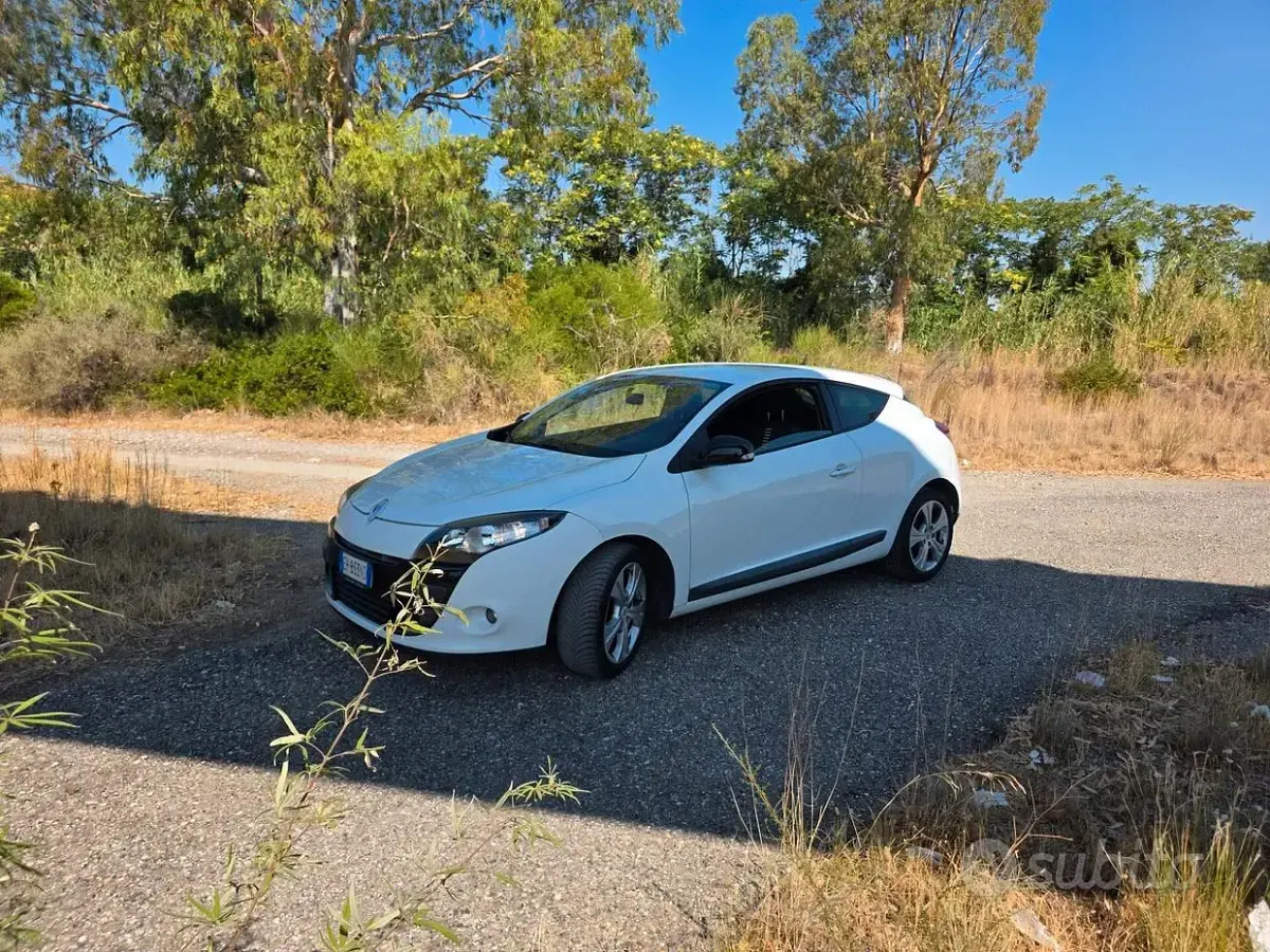 Usata Renault Mégane GT Line GT-Line 110 CV (80 kW) 2011 Bianco Coupé