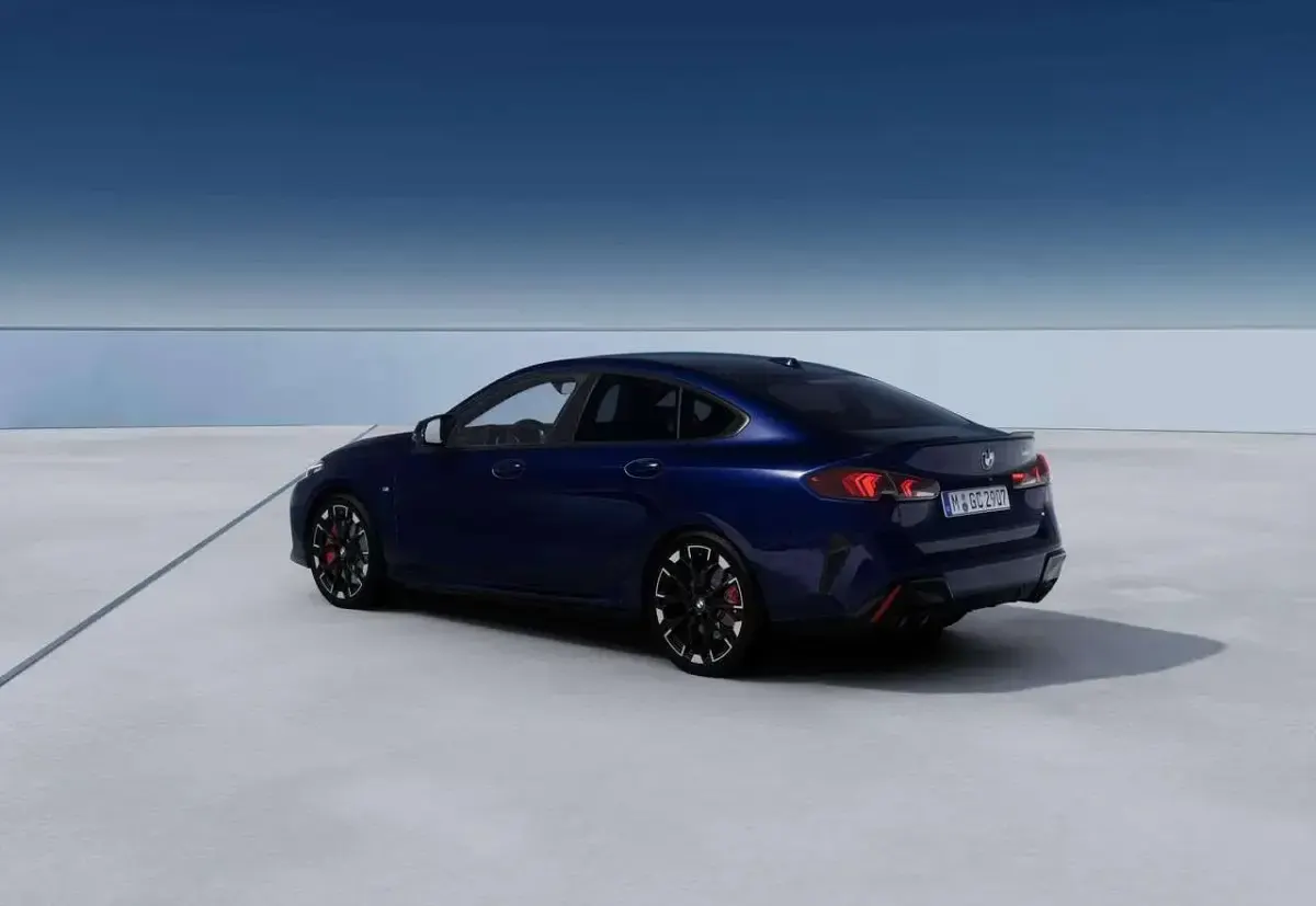 Nuova BMW M235 M Sport 300 CV (220 kW) 2026 Tanzanite blue Coupé