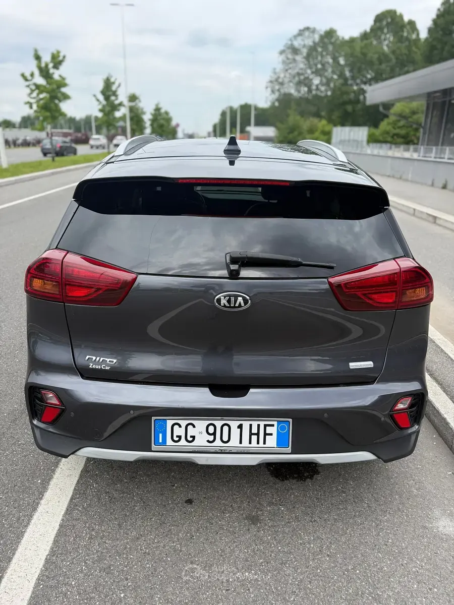 Usata Kia Niro Urban 140 CV (102 kW) 2021 Nero SUV